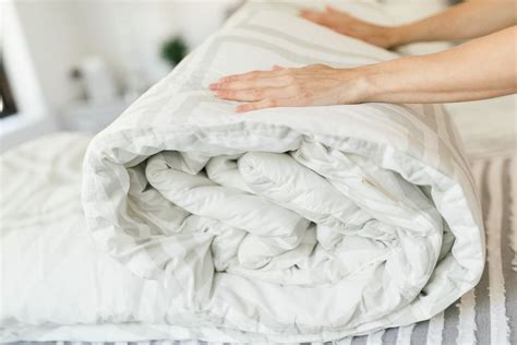 How to Wash a King Size Comforter at Home: 2 Easy Ways .